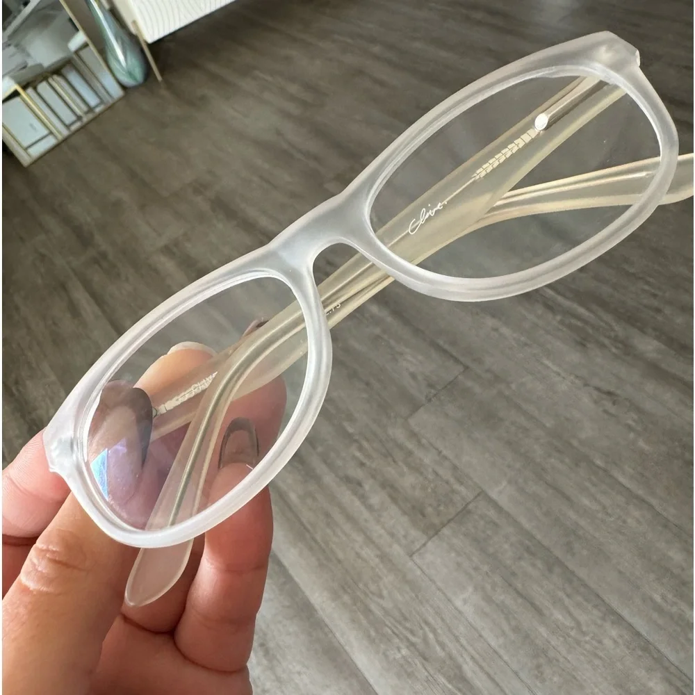 BUNDLE 2 ITEMS FOR $8✨ OLIVE transparent prescription glasses 🤍